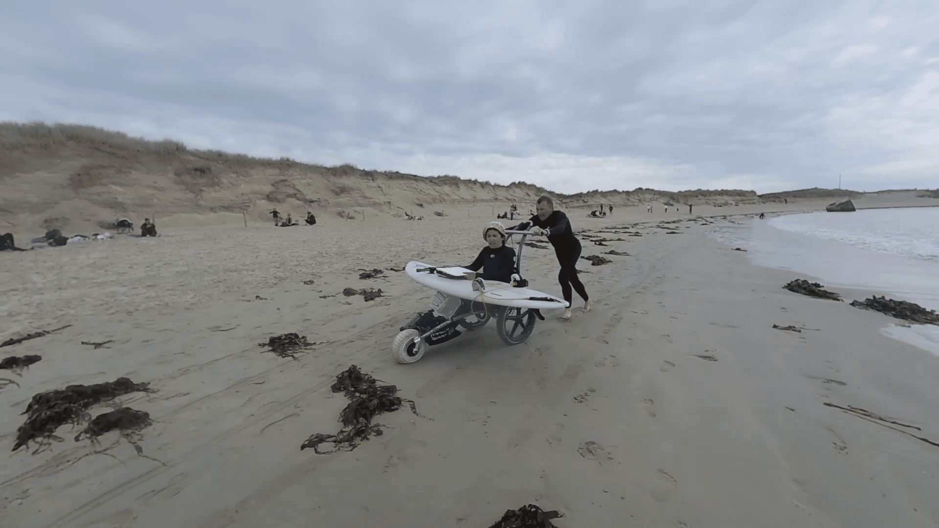 première séance de surf avec nos 2 nouveaux hippocampes